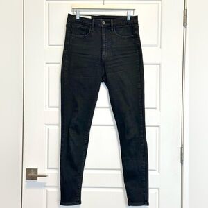 GAP Black skinny jean. Size 31/12 Tall Universal High Rise Jegging